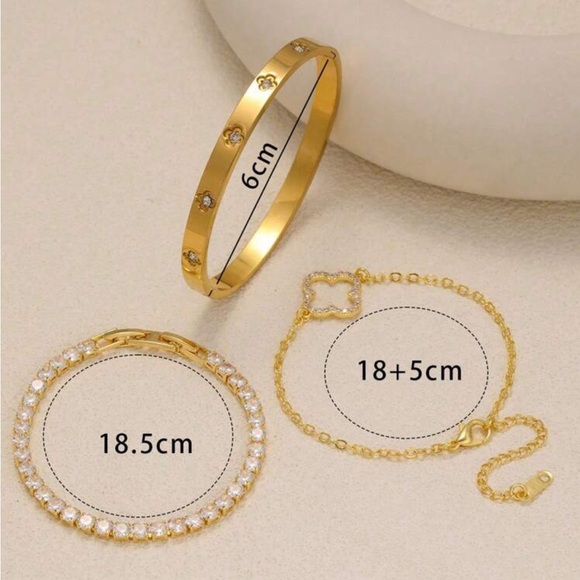 Alhambra Gold Floral Bracelet Set with Crystal Accents – Luxe Inspired - Picture 6 of 6